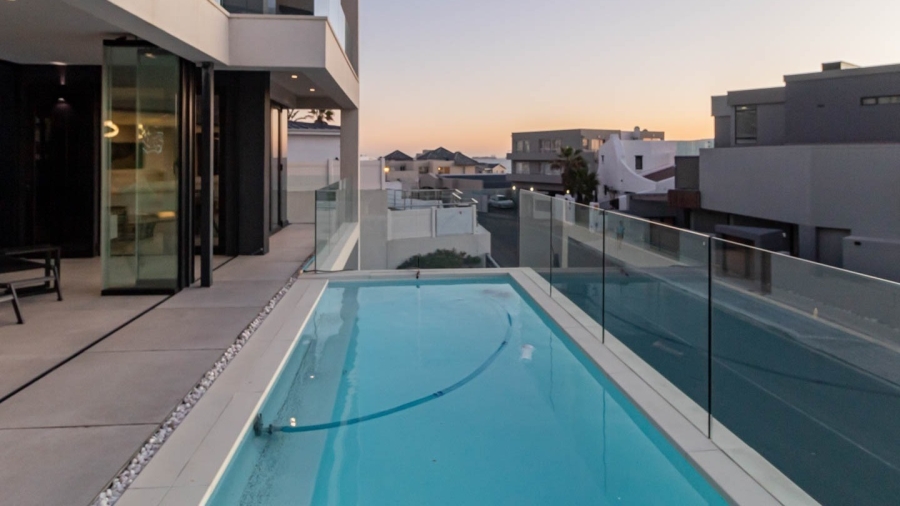 5 Bedroom Property for Sale in Bloubergstrand Western Cape